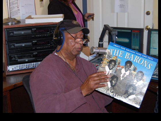 Bob plays vinyl
