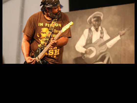 Alvin Youngblood Hart performing at Jazz Fest